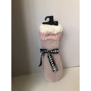 DKNY Faux Fur Violet Ice Slipper Socks Sz S-M NEW